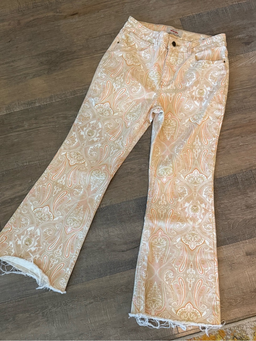 Wrangler Women’s Paisley Print cropped jeans